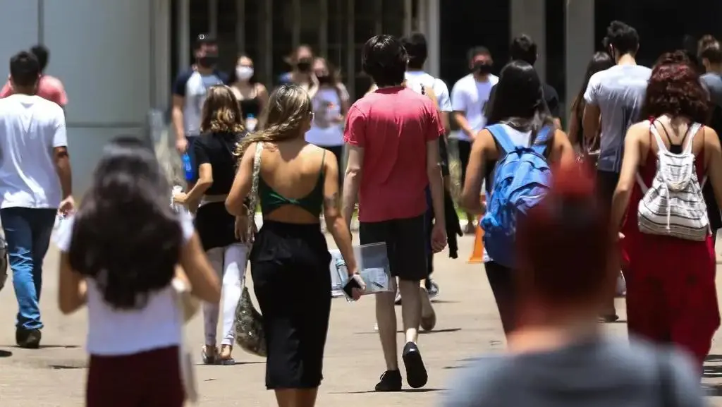 Imagem da notícia: Fies 2025.2: Inscrições para vagas remanescentes começam nesta quinta (23)