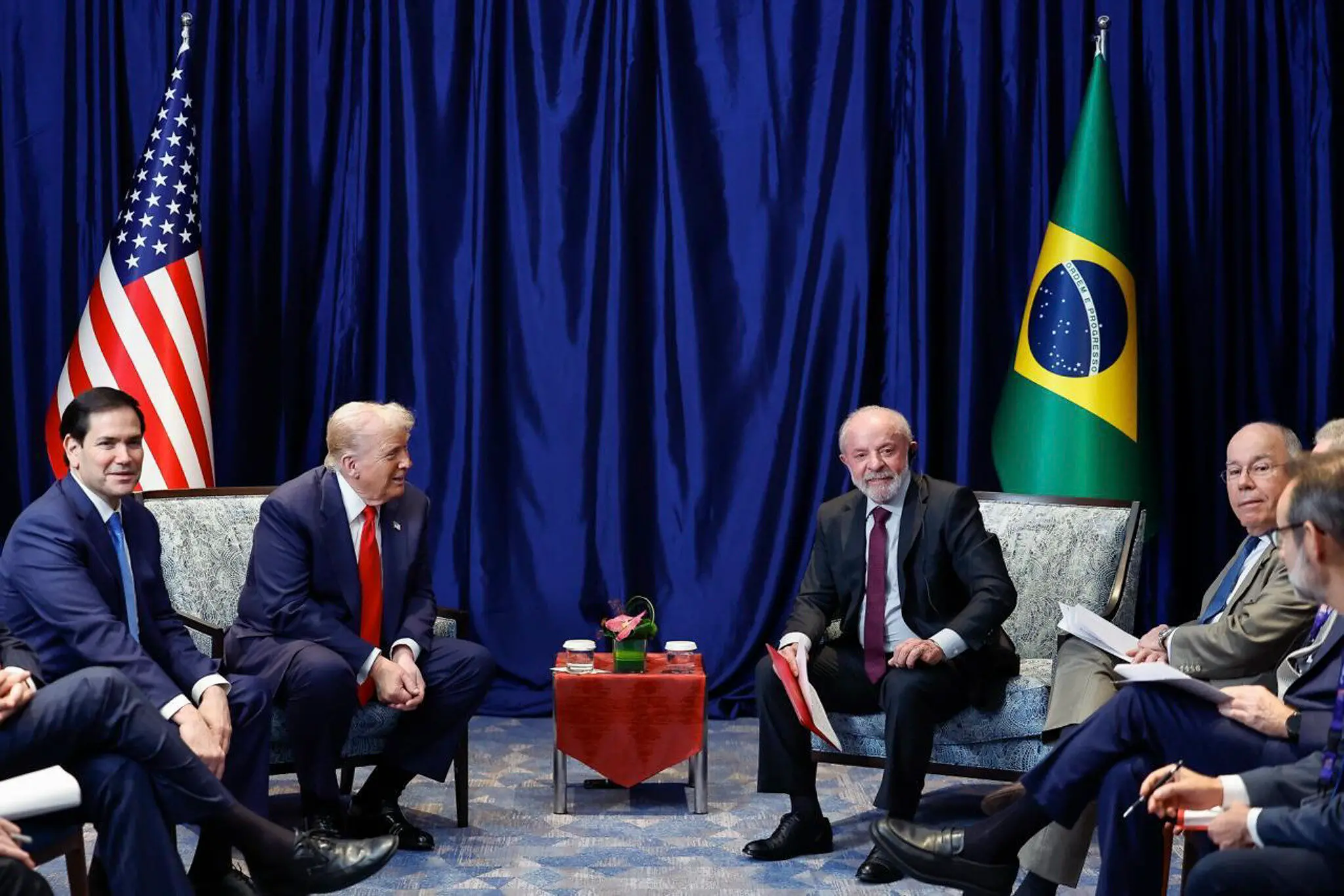Imagem da notícia: Trump sinaliza aproximação de Lula: 'Tivemos uma ótima reunião'