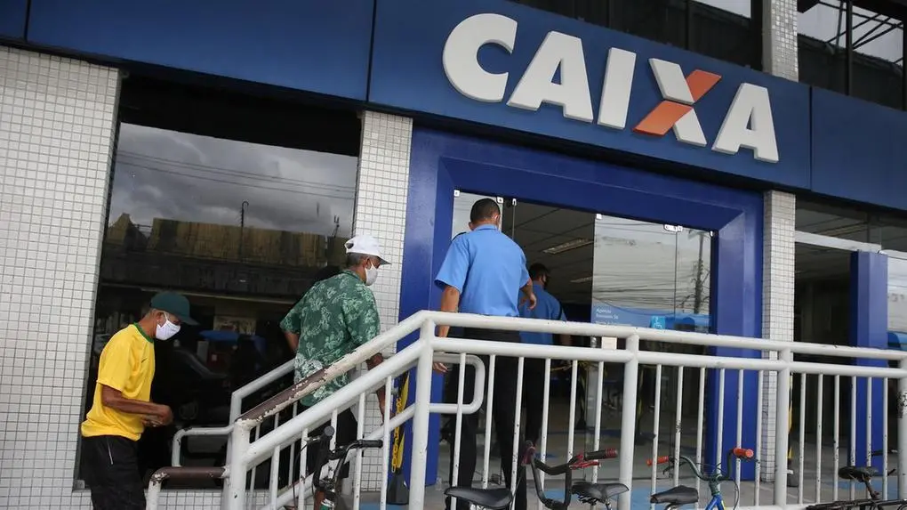 Imagem da notícia: Caixa Econômica pede ressarcimento de R$ 1,3 milhão a gerente e empresário acusados de fraudes no CE