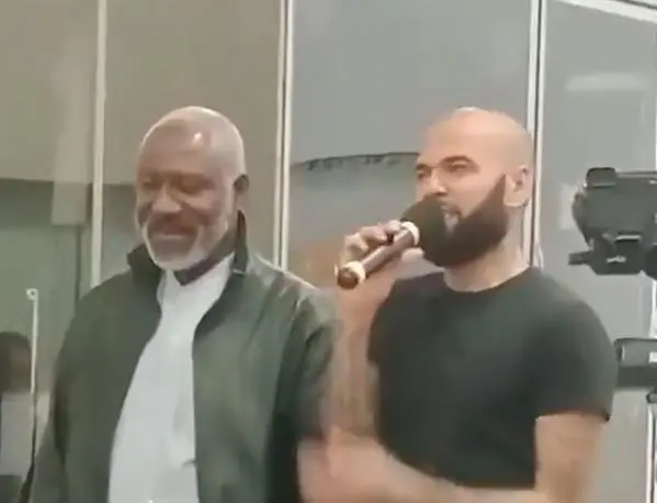 Imagem da notícia Daniel Alves reaparece em público como pastor após ter condenação por estupro anulada