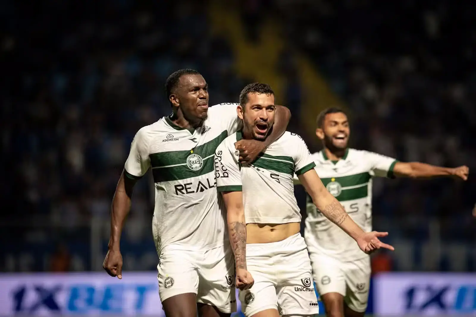 Imagem da notícia Restando quatro rodadas para o fim, veja chances de acesso na Série B de 2025