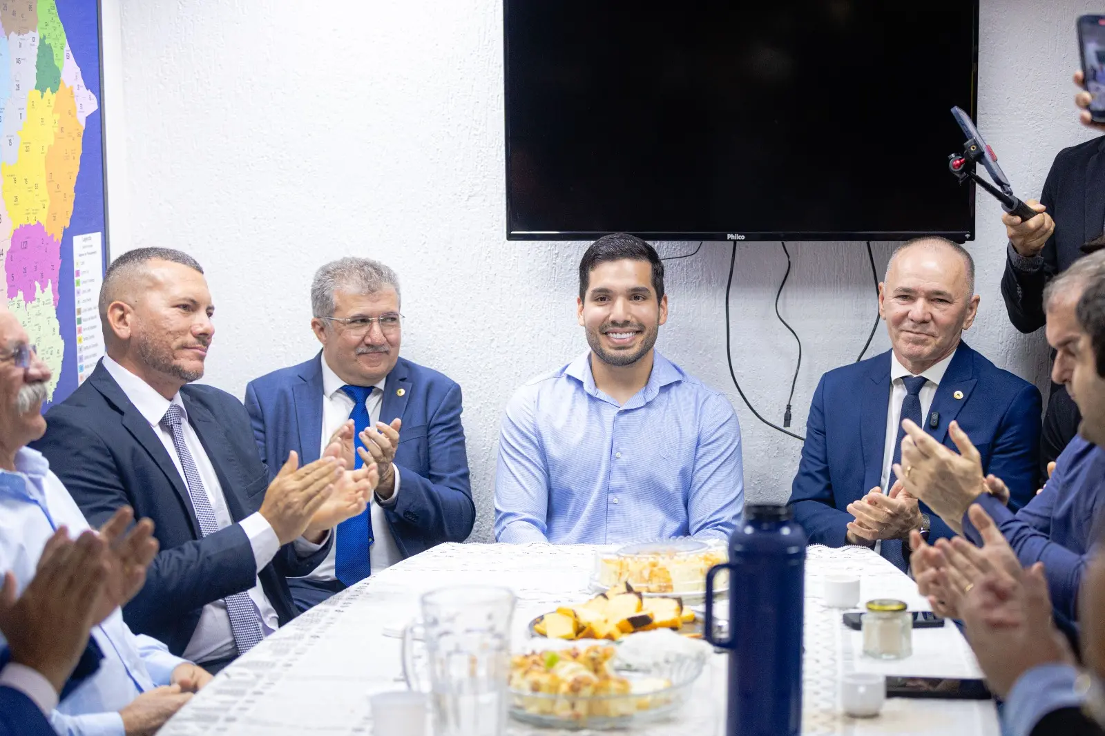 Imagem da notícia: André diz que tem aval de Bolsonaro para decisões no Ceará e fala da disputa pelo Senado
