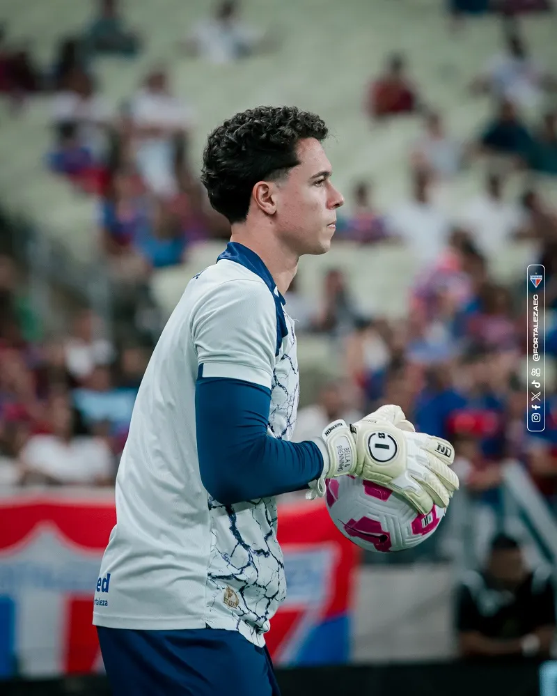 Brenno, goleiro do Fortaleza.