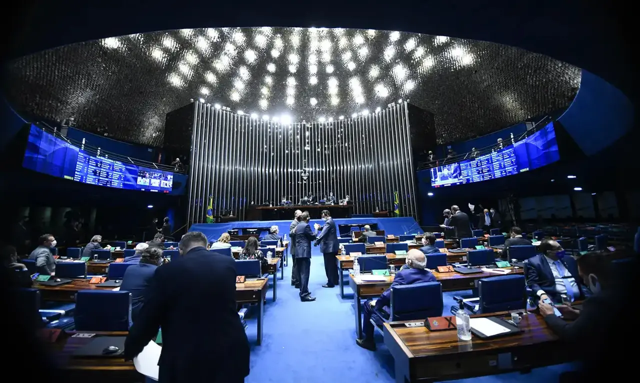Imagem da notícia Favoritismo ou voto casado? O que o histórico da disputa pelo Senado sinaliza para 2026
