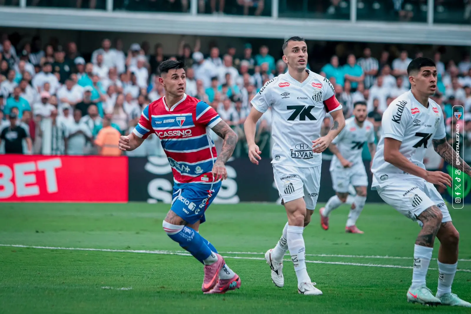 Imagem da notícia Fortaleza sai na frente, mas fica no empate com o Santos em confronto direto na Série A