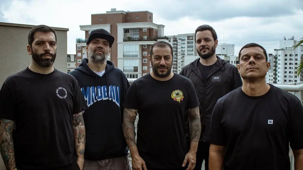 Imagem da notícia: Banda CPM 22 cancela show após integrante ser hospitalizado