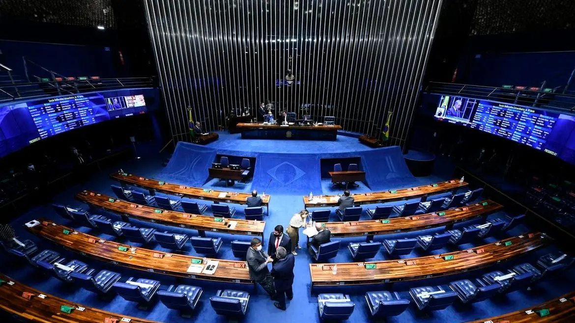 Imagem da notícia: Senado deve votar isenção do IR nesta quarta-feira (5)