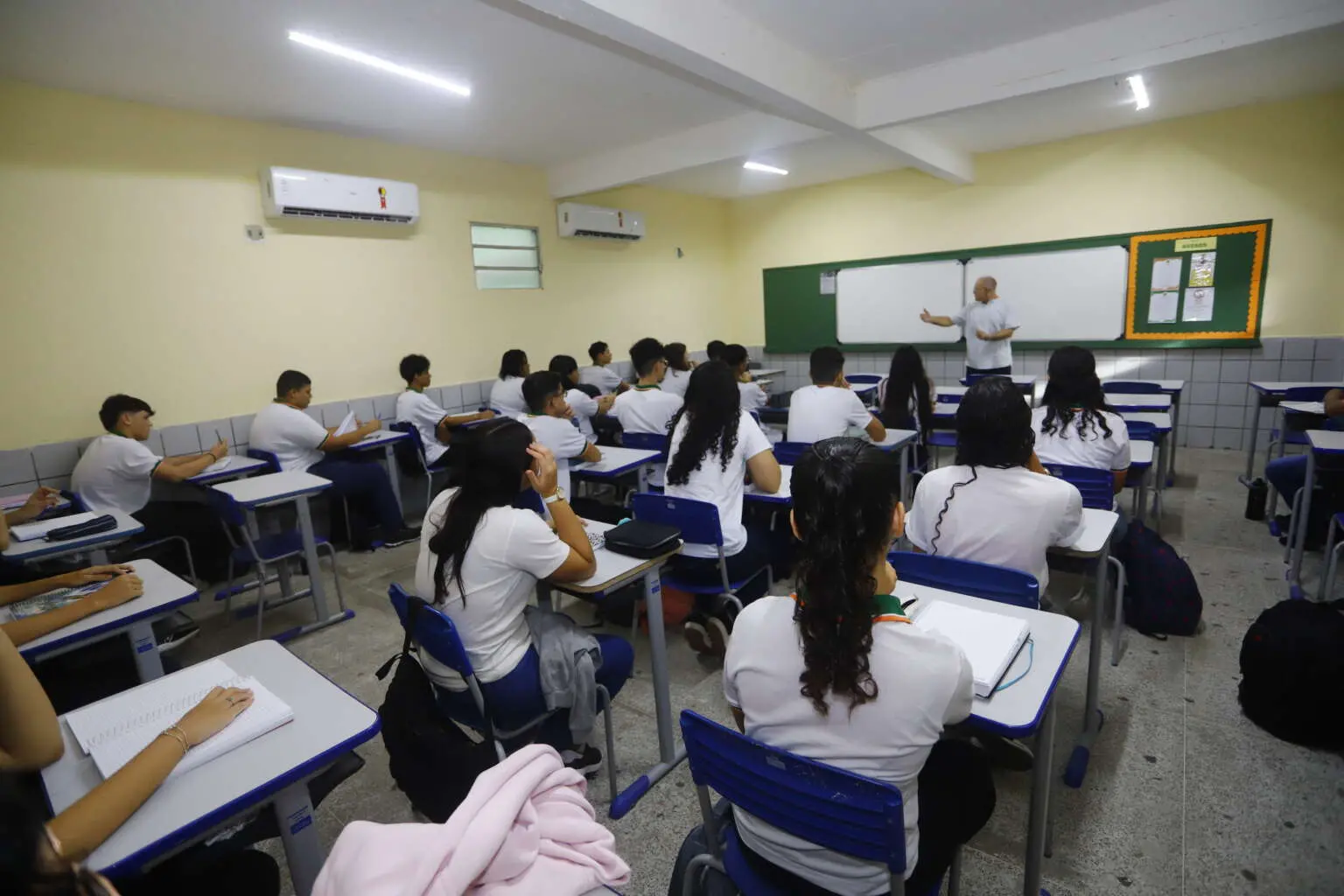 Imagem da notícia Lula sanciona Sistema Nacional de Educação; saiba o que muda