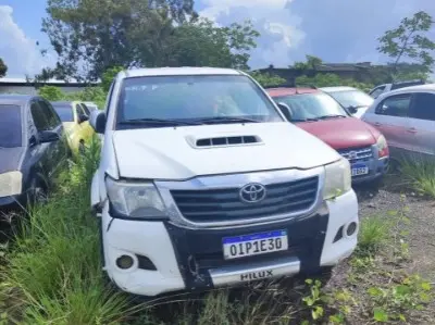Imagem da notícia: Hilux blindada de chefe do CV em Fortaleza vai a leilão; saiba valor