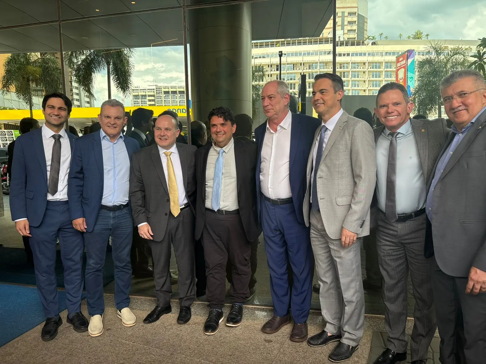 Imagem da notícia Em meio a racha, União Brasil filia Roberto Cláudio, em Brasília, com Rueda, Ciro e Capitão Wagner