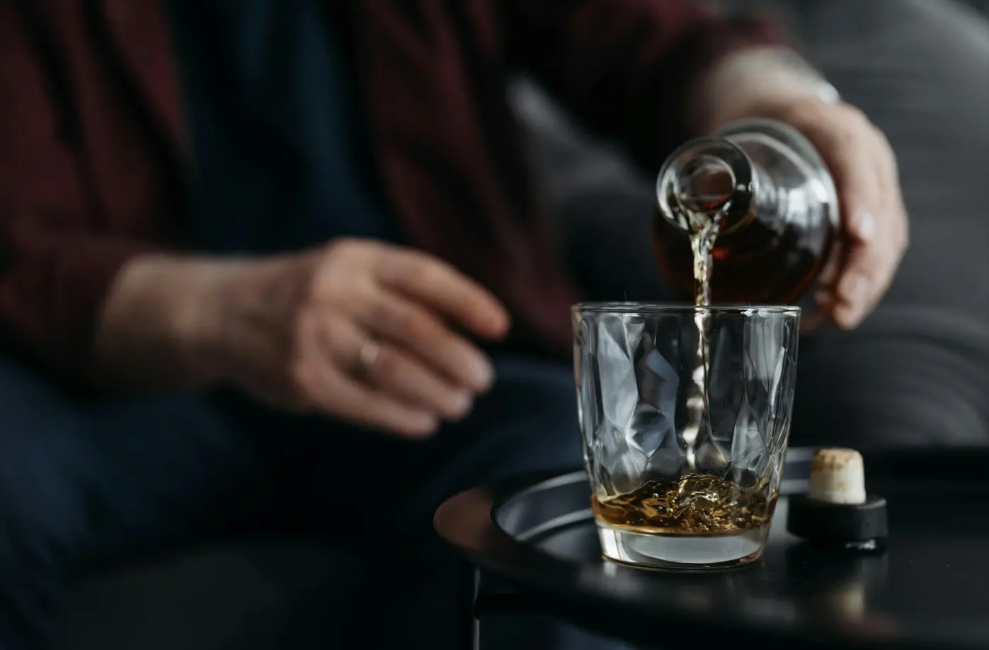 Imagem da notícia Laudo descarta metanol e confirma cocaína em bebida que matou dois homens no CE