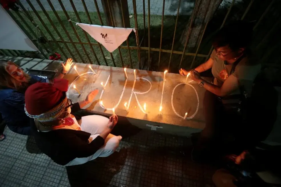 Imagem da notícia:  ‘Nossos filhos vivem em nós’: Chacina do Curió completa 10 anos e massacres em periferias continuam