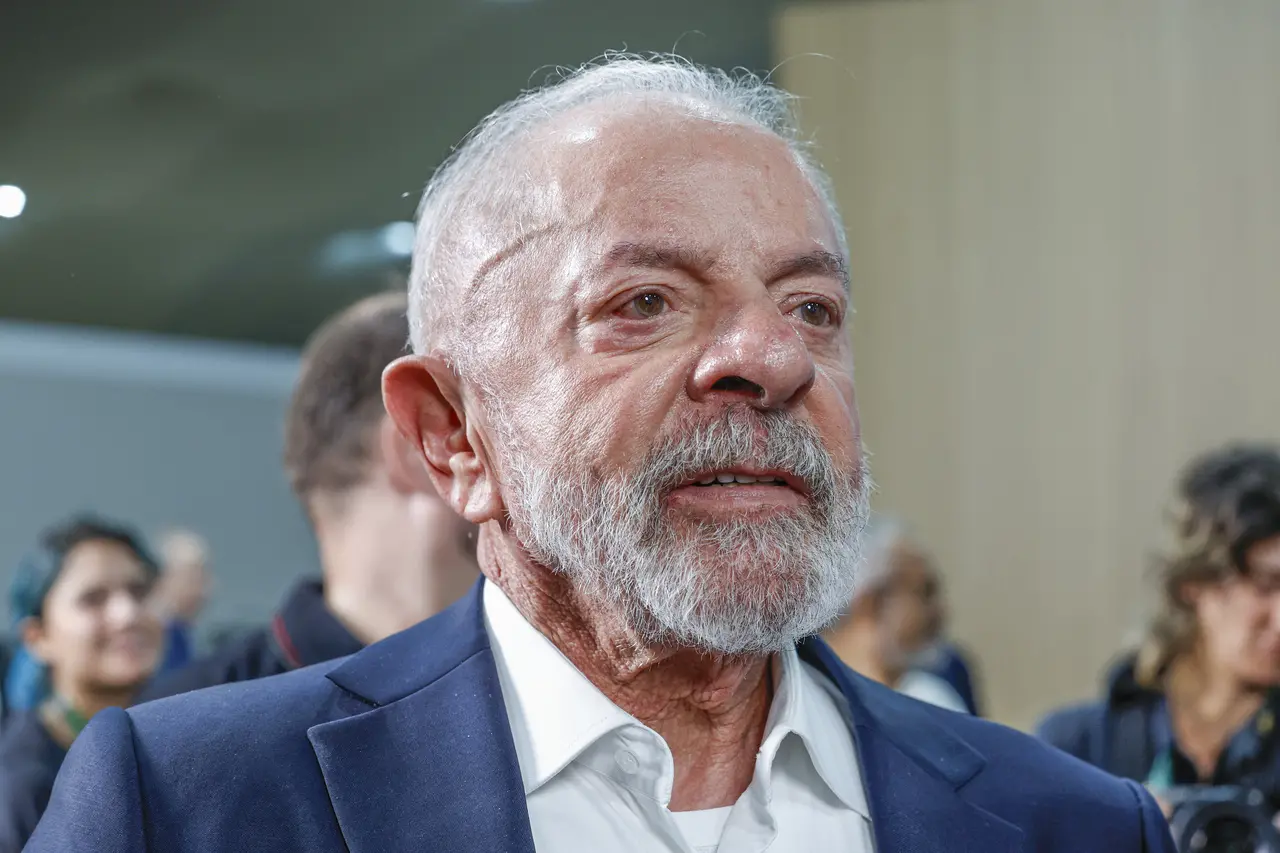 Imagem da notícia Presidente Lula presta solidariedade às vítimas de tornado no Paraná