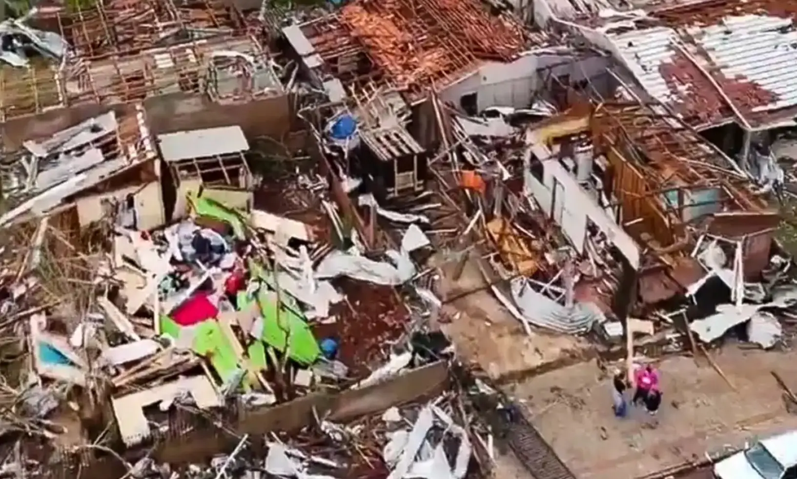 Imagem da notícia Nomes das seis vítimas que morreram durante tornado no Paraná são divulgados