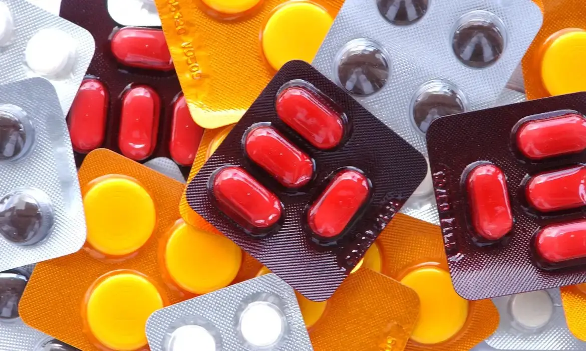 Cartelas de medicamentos.