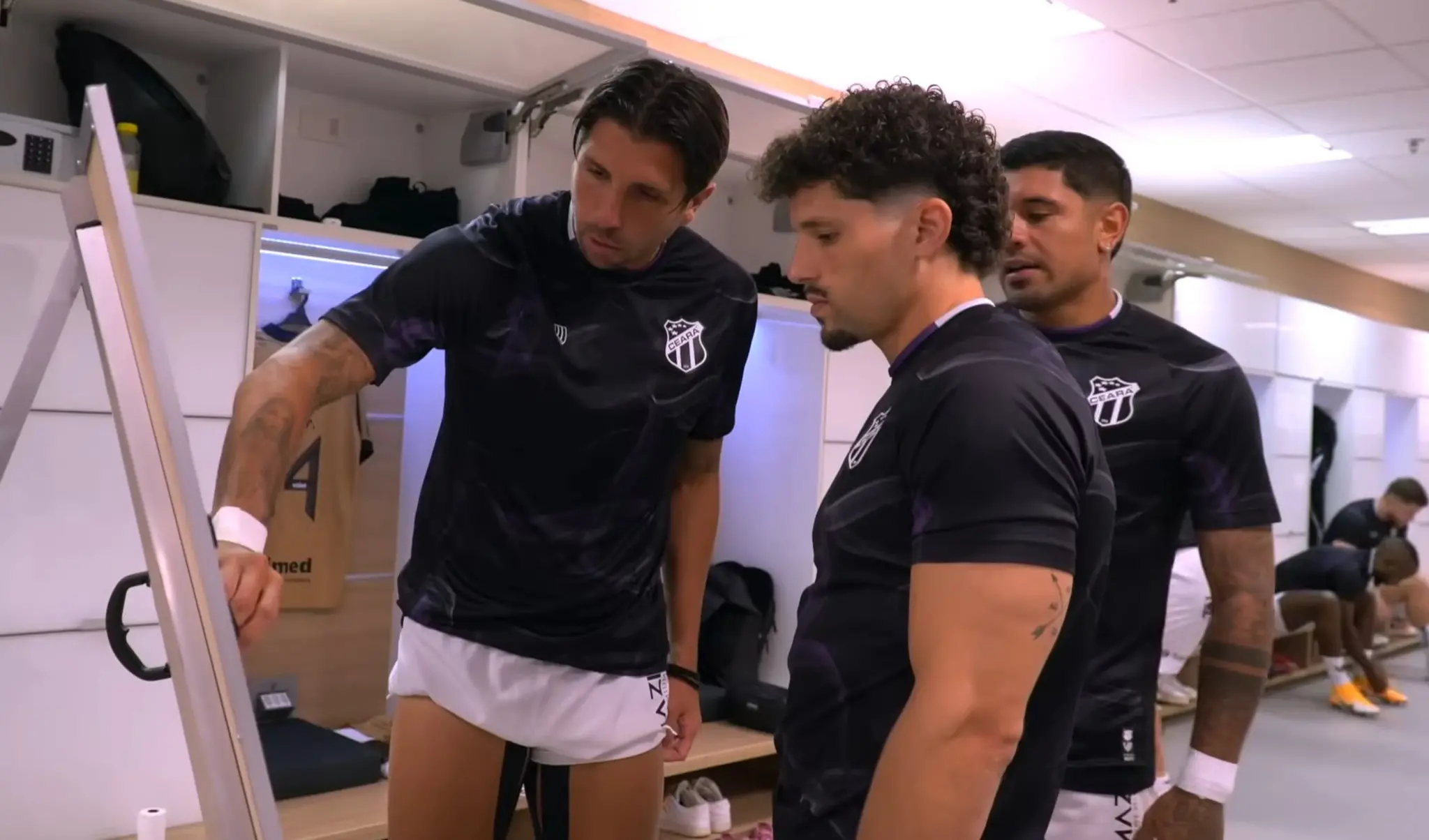 Imagem da notícia Bastidores: Mugni, Ramos e Galeano mostram comprometimento tático do Ceará contra o Corinthians