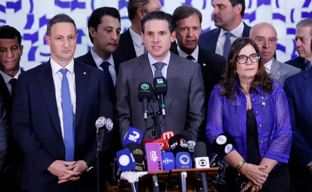 Imagem da notícia: Lei Antifacção: Em novo texto, Derrite desiste de mudar atribuições da PF e retira terrorismo