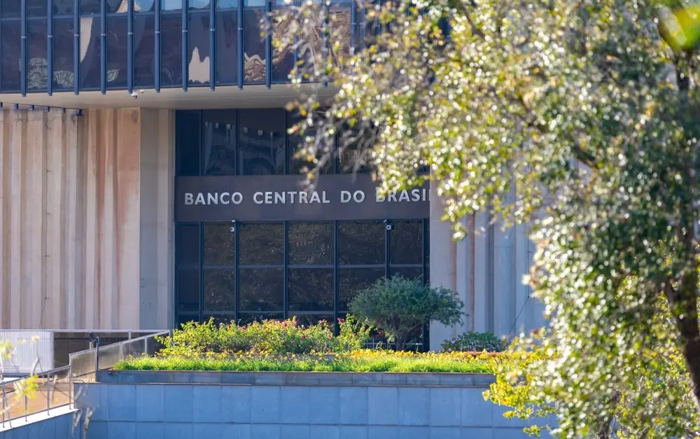 Imagem da notícia Mais de R$ 9 bilhões estão 'esquecidos' em bancos do Brasil, aponta BC