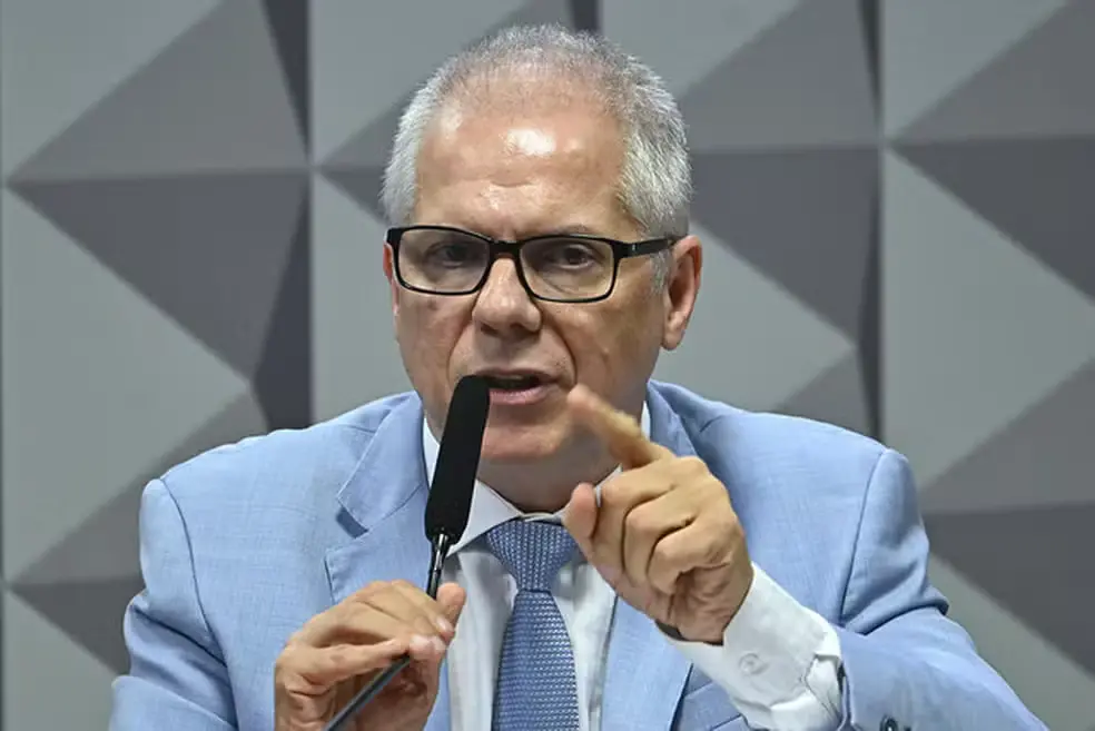 Imagem da notícia: Ex-presidente do INSS recebia R$ 250 mil de propina por mês, diz PF