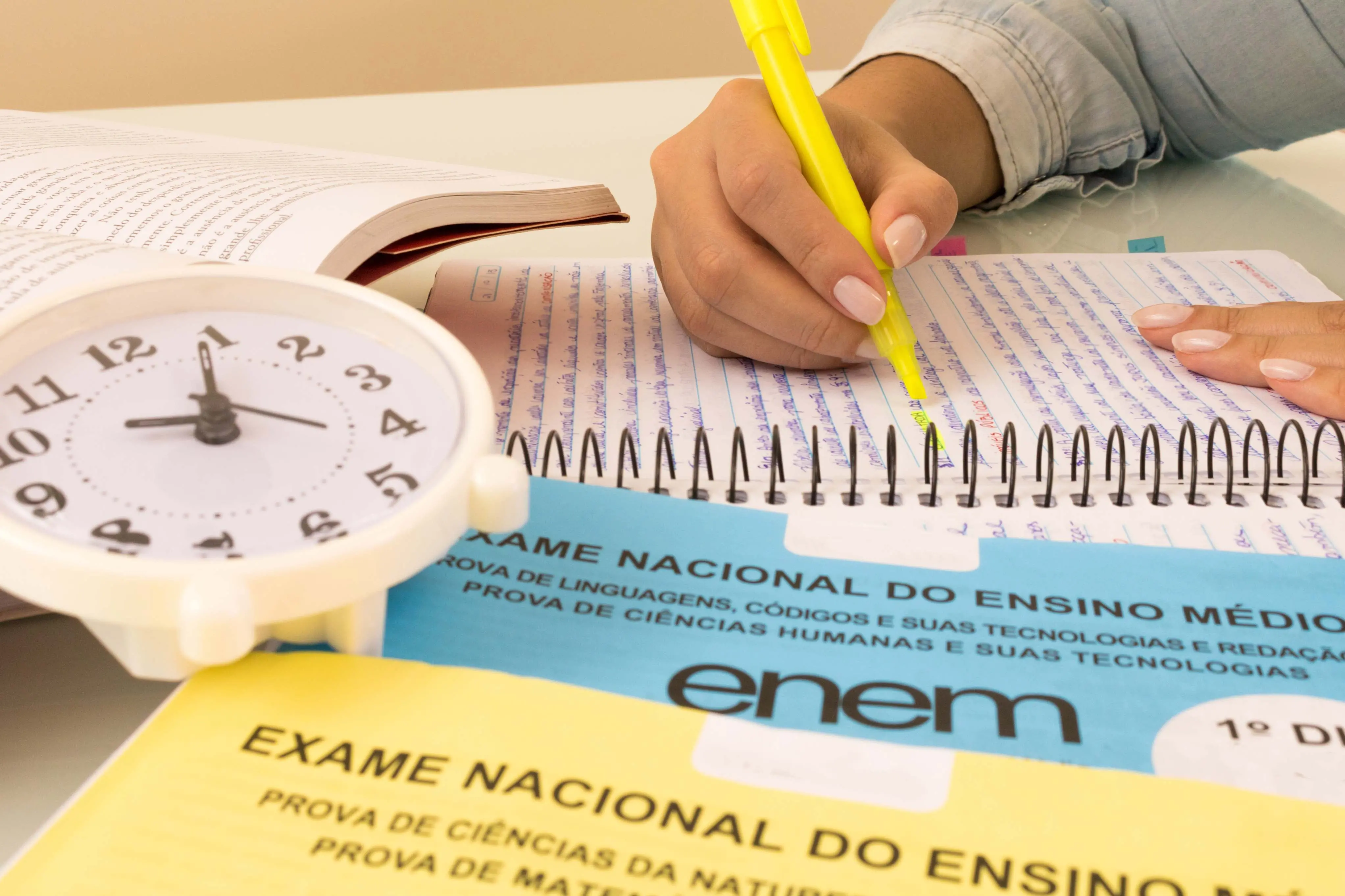 Imagem da notícia: Enem 2025: confira gabarito extraoficial do caderno azul para o segundo dia