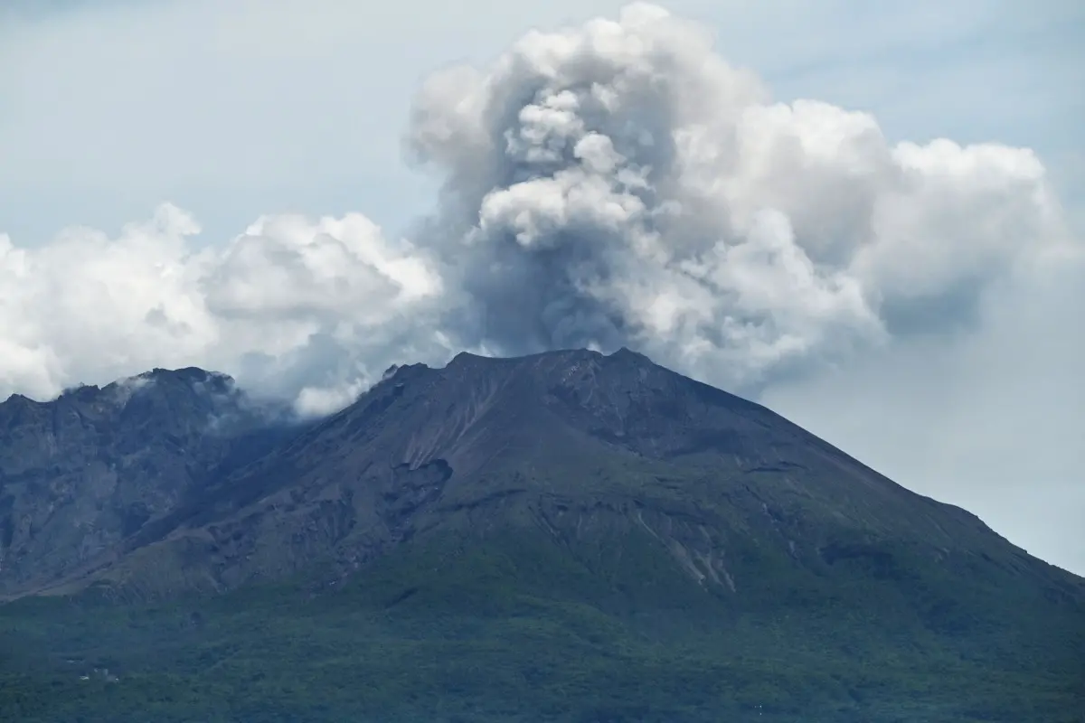 Imagem da notícia Vulcão Sakurajima entra em erupção no Japão; entenda porque ele é um dos mais ativos do mundo