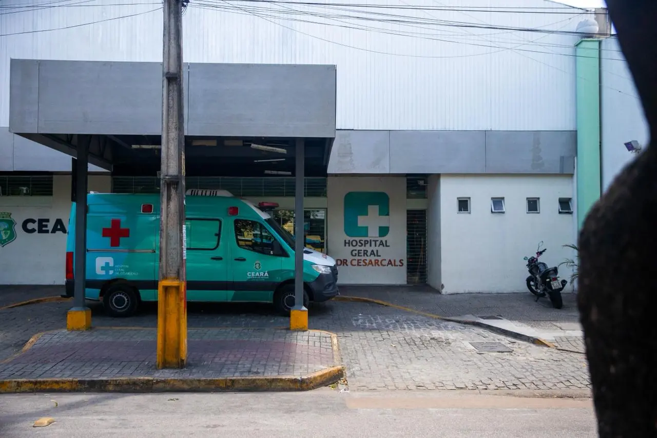 Imagem da notícia: Quase um mês após o incêndio no César Cals, lotação de profissionais da enfermagem ainda é impasse