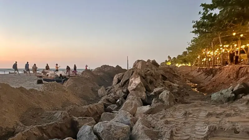 Foto de uma obra na praia de Jericoacoara Ceará