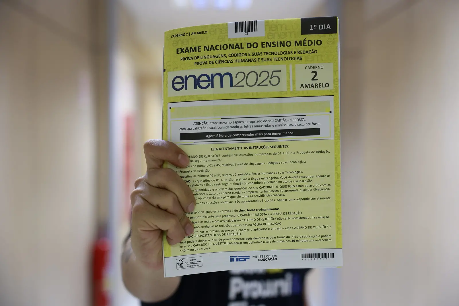 Imagem da notícia: MEC anula 3 questões do Enem 2025 e aciona PF após suspeita de vazamento no CE 