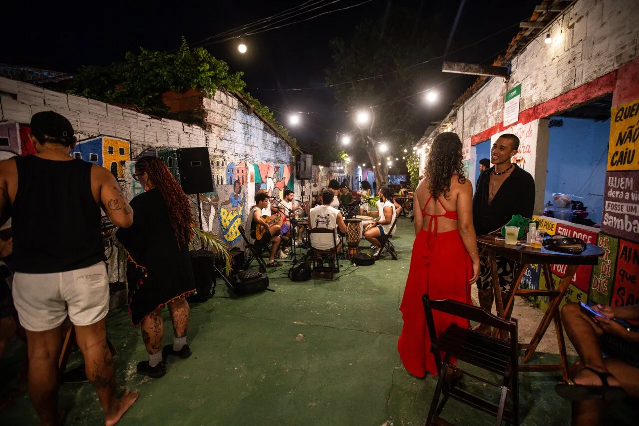 Noite de samba no Ajeum de Oyá.