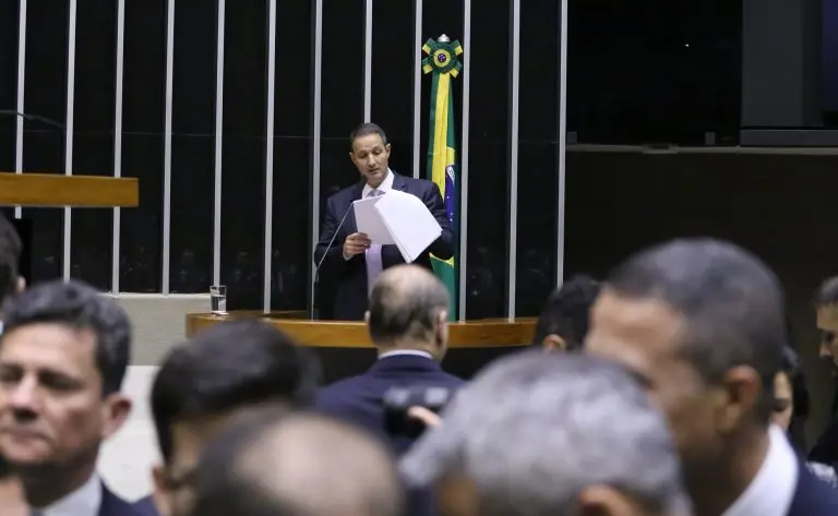 Imagem da notícia: Câmara aprova texto-base do PL Antifacção