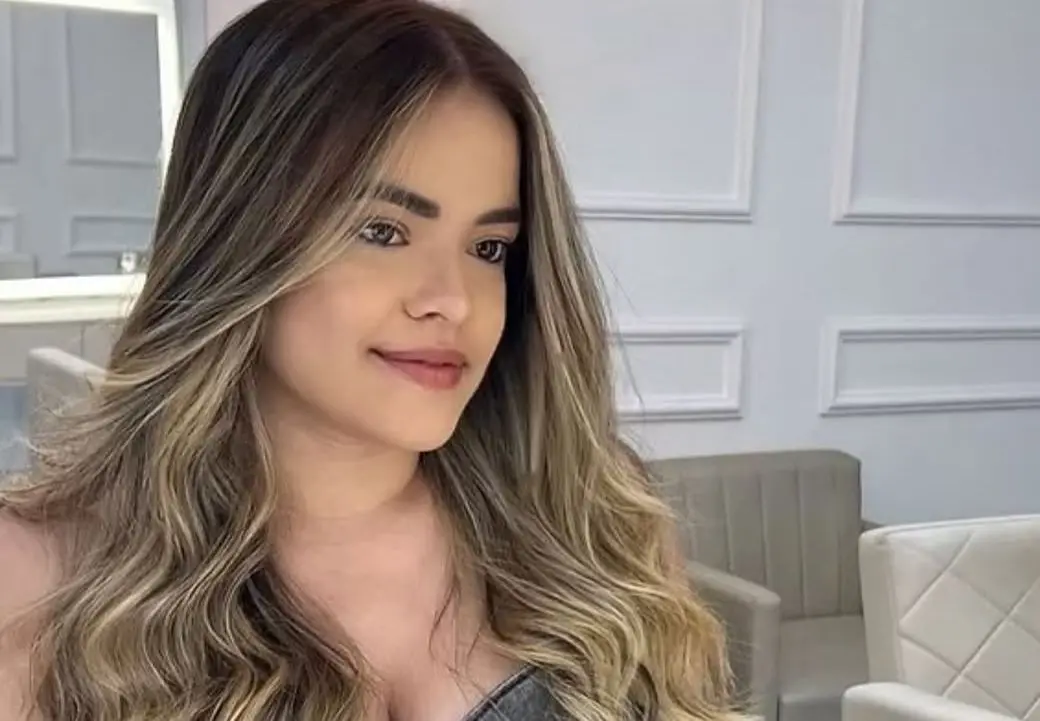 Foto pessoal da jovem Allany.
