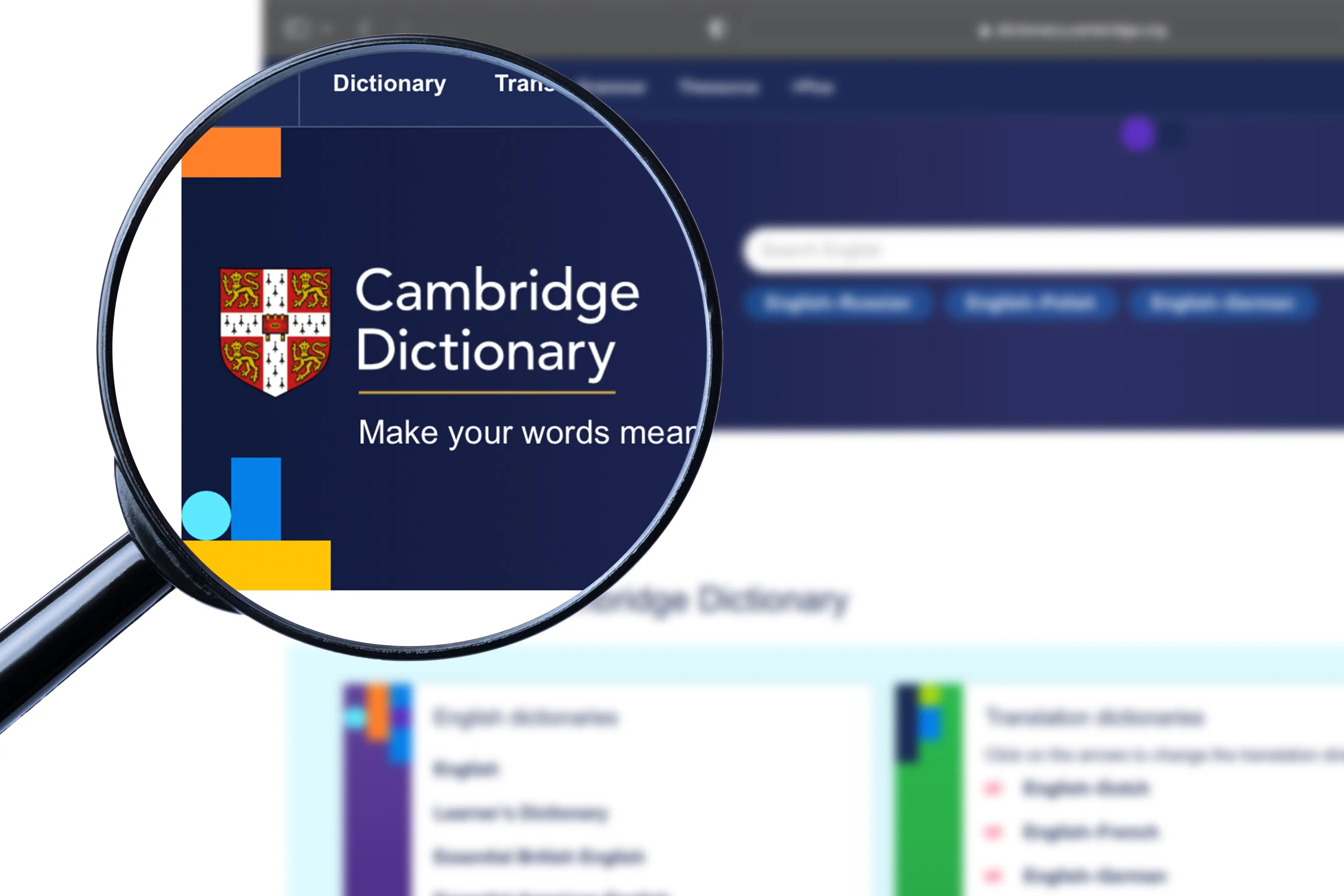 Imagem da notícia 'Parassocial' é eleita palavra do ano do Dicionário de Cambridge