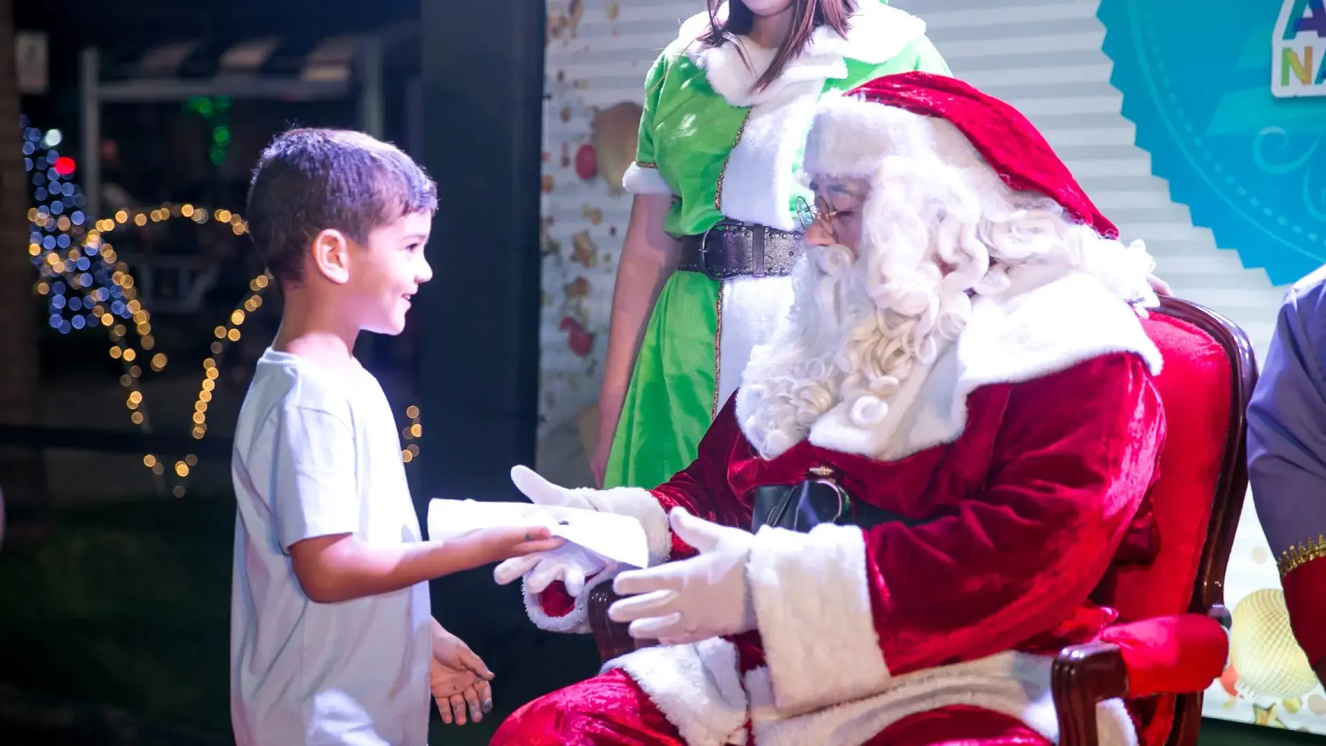 Imagem da notícia: 7ª edição do Natal Alegria na Praça do SVM recebe cartinhas de crianças
