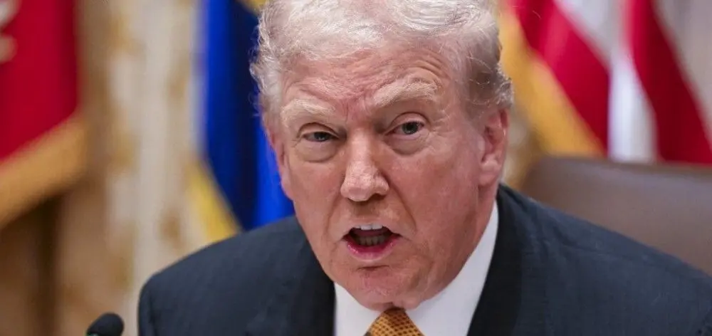 Imagem da notícia Trump sanciona lei que obriga divulgação de arquivos sobre Jeffrey Epstein