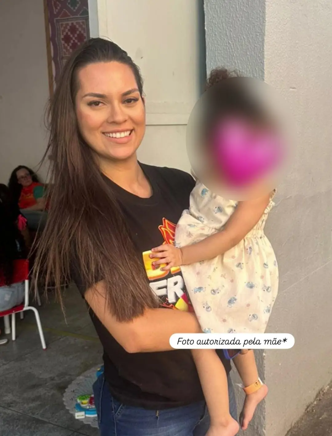 Imagem da notícia: Policial resgata bebê esquecida dentro de carro por duas horas em Fortaleza