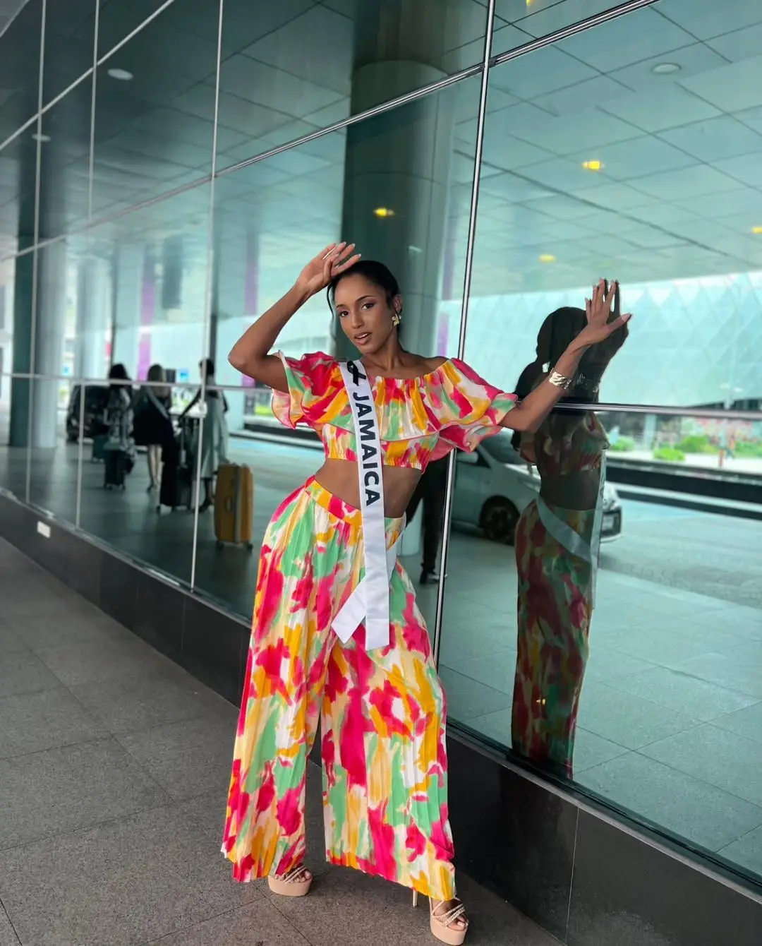 Imagem da notícia Miss Universo 2025: Miss Jamaica cai no palco e é hospitalizada