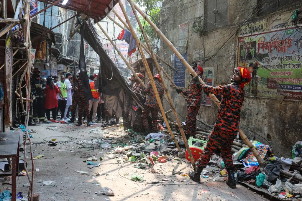 Imagem da notícia Terremoto de magnitude 5,7 em Bangladesh deixa nove mortos e mais de 300 feridos