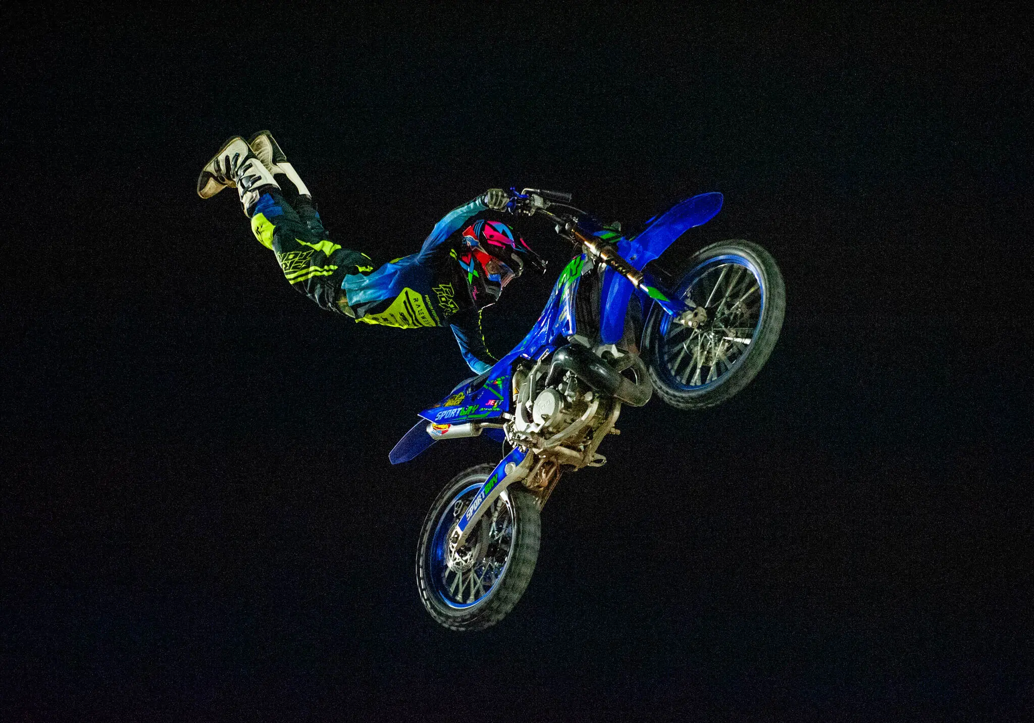 Imagem da notícia Competição de motocross reúne maiores nomes da modalidade em Maracanaú e rende disputas emocionantes
