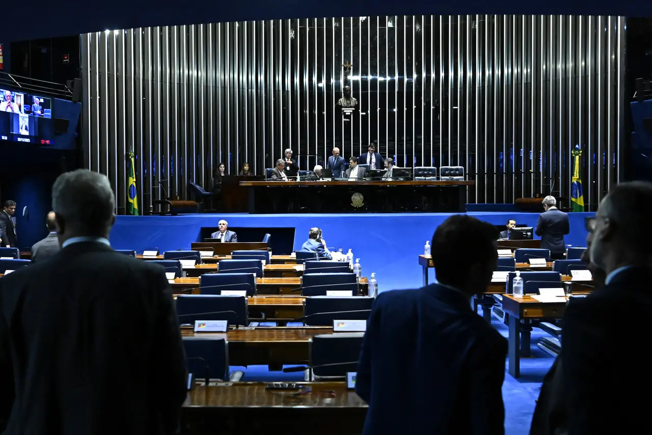 Imagem da notícia O que diz a PEC do fim da reeleição que pode ser votada nesta semana no Congresso