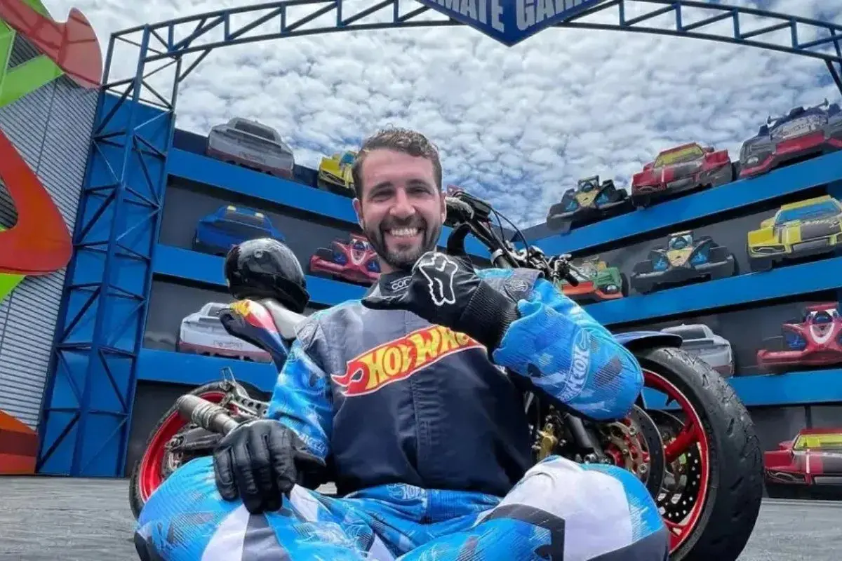 Imagem da notícia Beto Carrero suspende atração radical após morte de piloto