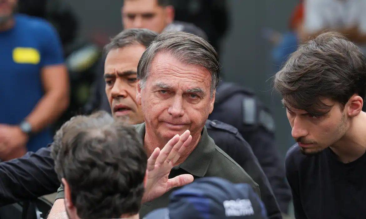Imagem da notícia: Moraes autoriza Bolsonaro a receber alimentação especial na prisão; PF fará fiscalização