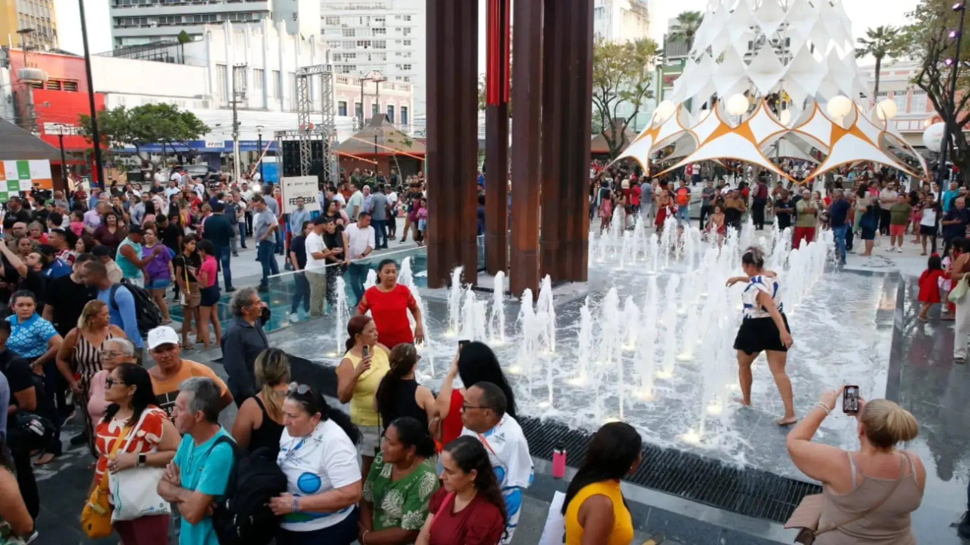 Imagem da notícia Por que fonte interativa é 'pobrice' no Centro e patrimônio em outros lugares?