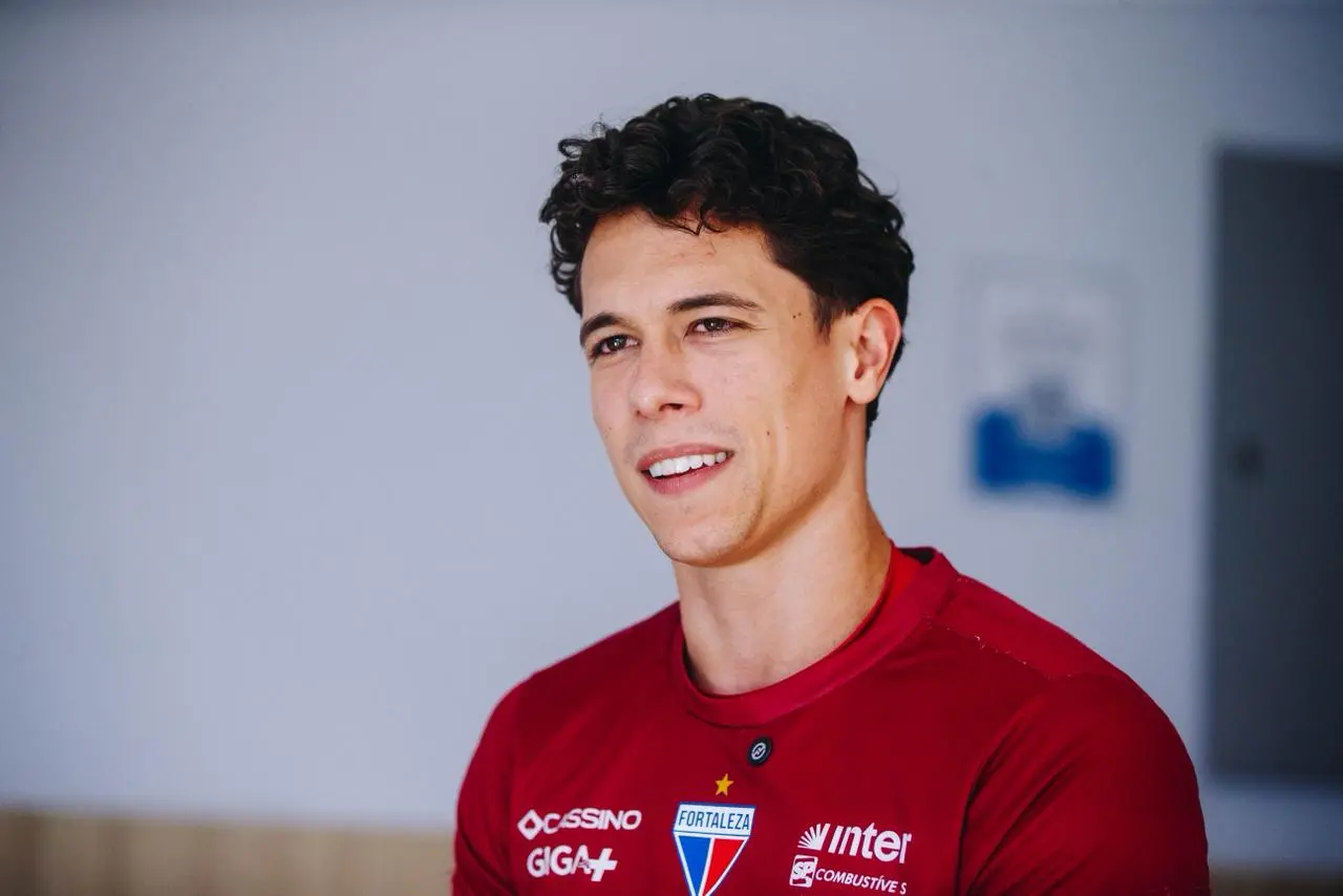 Imagem da notícia Goleiro Brenno fala sobre carreira, reação na Série A e afirma: 'Palermo chegou na hora certa'