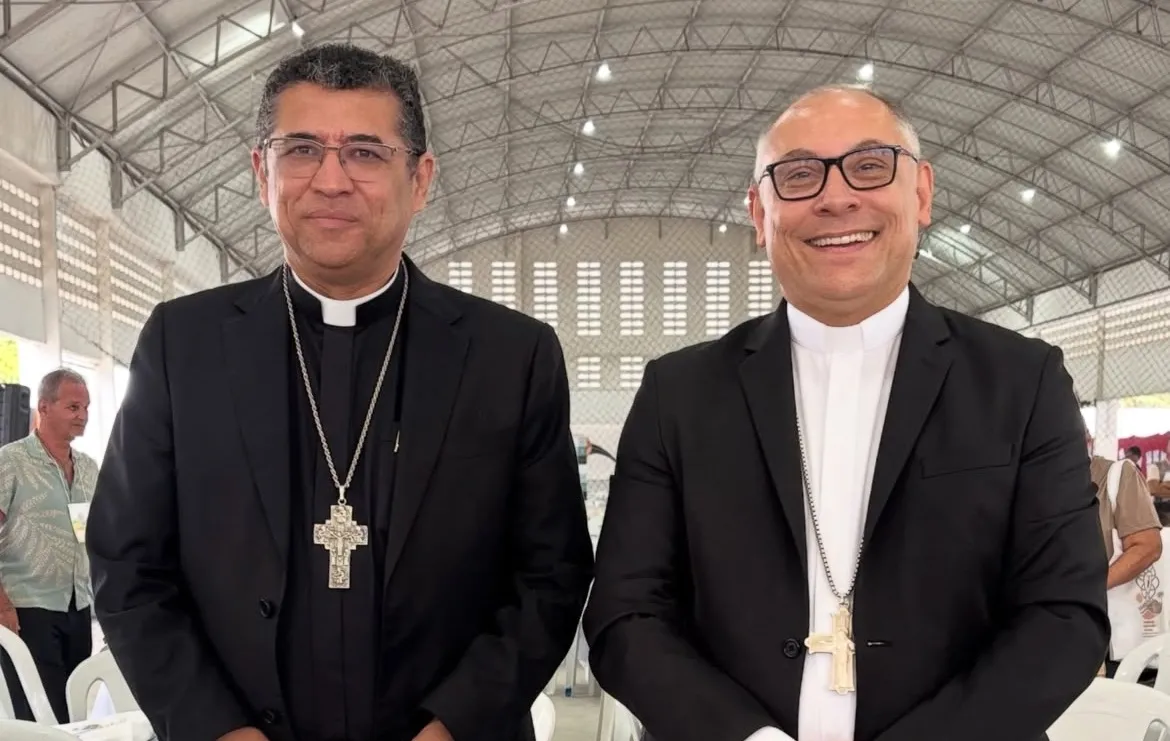 Dom Antônio Carlos já faz parte do clero de Fortaleza.