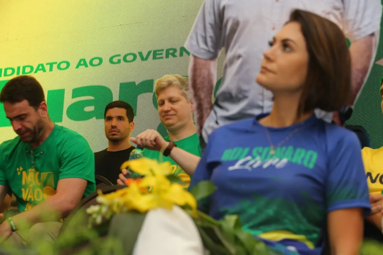 Imagem da notícia Oposição no Ceará isola Michelle Bolsonaro por críticas de aliança do PL com Ciro Gomes