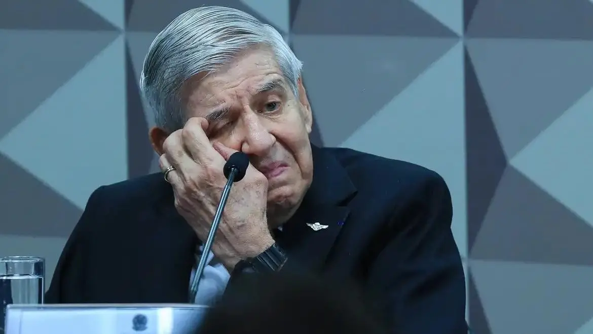 Imagem da notícia Moraes pede laudo da PF sobre Alzheimer de Heleno 