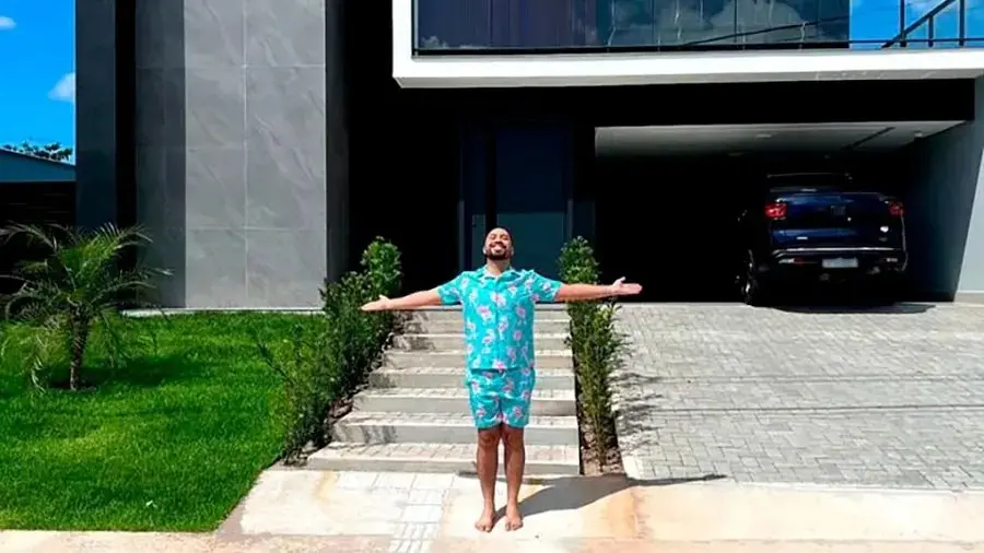 Imagem da notícia Gil do Vigor coloca à venda mansão de R$ 3,2 milhões em Pernambuco 