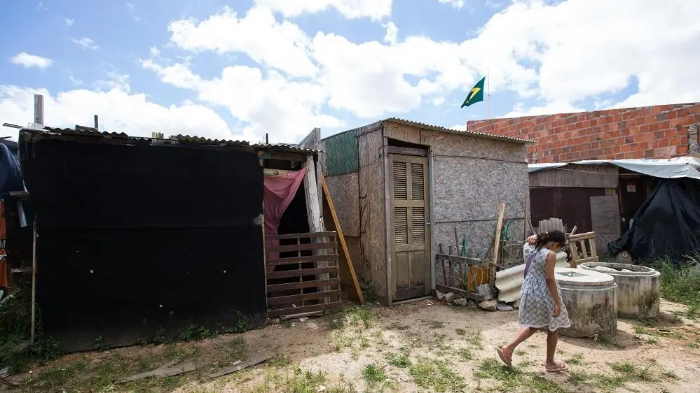Imagem da notícia Nível de pobreza no Brasil é o menor desde 2012, diz IBGE