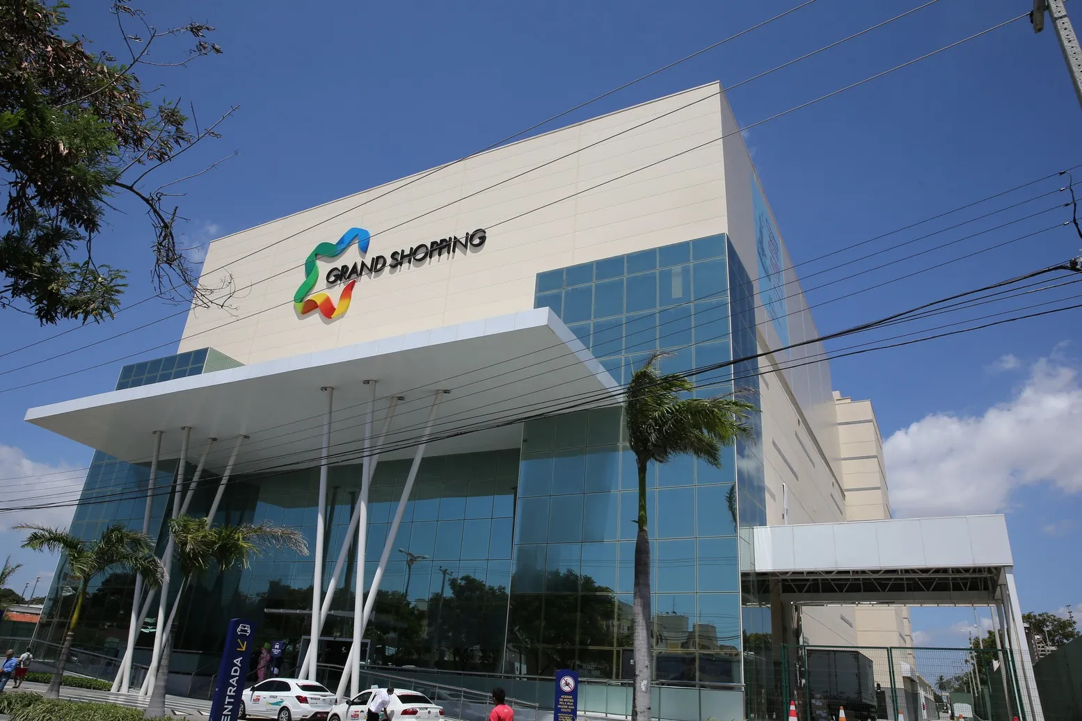 Grand Shopping Messejana é o primeiro centro de compras de grande porte inaugurado na região.