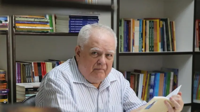 Professor aposentado da UFC